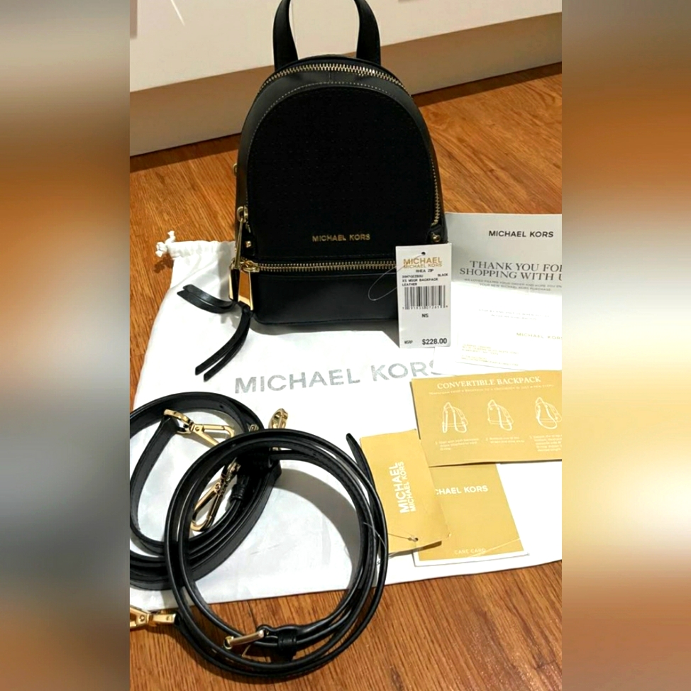 Michael Kors Mk Rhea Black Mini Back Leather W/Dog Charm